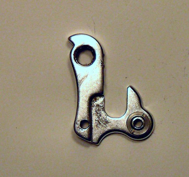 Picture of a derailleur hanger.